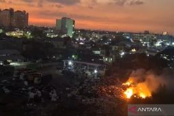 Dinas Lingkungan Hidup Jakarta Barat denda pembakar sampah Rp500 ribu