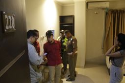 Satpol PP Kota Bandung mengamankan 213 botol miras dan 17 PSK