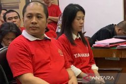 Pengadilan Tinggi kurangi hukuman istri pemilik pabrik ekstasi di Medan