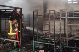 Disdamkar Garut terjunkan tim untuk padamkan kebakaran asrama pesantren