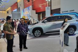 Kunjungi IIMS 2025, Sekda Surabaya soroti teknologi mobil ramah UMKM