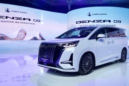 DENZA D9 meraih gelar "Car of the Year" dan high MPV listrik terbaik