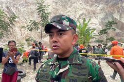 Pencarian korban longsor Gunung Kuda Cirebon dihentikan sementara