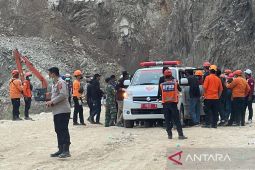 Polisi mengerahkan Tim DVI identifikasi korban longsor Gunung Kuda Jabar