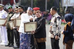 Kanwil BPN Jatim terima penghargaan percepatan sertifikasi tanah