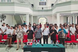 Diskominfosandi Ambon - Fisip Unpatti sosialisasi literasi digital di Jemaat Sumber Kasih