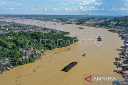Pelindo: Pandu-tunda di Sungai Mahakam sesuai ketentuan