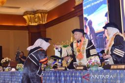 Unida kukuhkan 502 lulusan dan anugerahkan gelar profesor emeritus