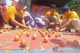 Ratusan warga Pangkalpinang rayakan Peh Cun di Pantai Pasir Padi
