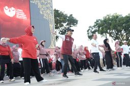 Peringatan HLUN 2025 di Jember dimeriahkan senam massal 4.000 lansia