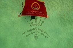 TNI bersama komunitas selam di Natuna pasang monumen garuda di bawah laut