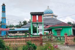 Warga Mukomuko gunakan halaman masjid untuk sembelih hewan kurban