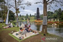 Jumlah kunjungan wisatawan di Kabupaten Bandung Barat