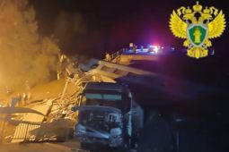 Jalan layang di Rusia runtuh menimpa kereta, tujuh orang tewas