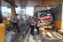 Kecelakaan beruntun hari ini di Gerbang Tol Ciawi 2