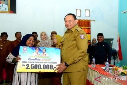 Pemprov Gorontalo salurkan bantuan bagi perempuan kepala keluarga