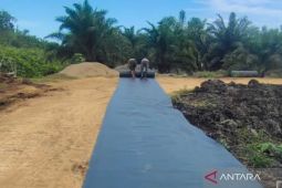 Petani Mukomuko bersyukur dapat bantuan perbaikan jalan usaha perkebunan