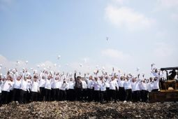 Wali Kota Madiun serahkan SK pengangkatan kepada 290 CPNS dan PPPK