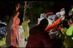 Polres Halsel evakuasi warga terdampak banjir di Amasing Kali