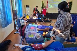 Lanudal Kupang menargetkan 100 kantong darah dalam aksi donor darah