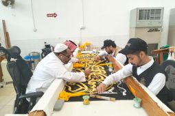 Menyaksikan kiswah Ka'bah disulam