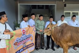 PKS Jatim serahkan hewan kurban ke sejumlah organisasi keagamaan