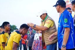 Wabup Muba tutup Turnamen Sepak Bola Bumi Kencana Cup 2025, Kesebelasan Karya Maju Keluar sebagai Juara