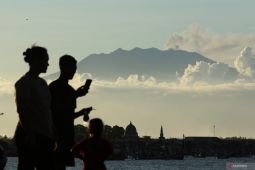 Gunung Raung Erupsi