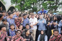 Gubernur Kalteng tegaskan larangan penahanan ijazah