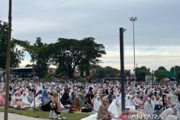 Ribuan umat Islam penuhi Lapangan Vatulemo Palu melaksanakan Shalat Idul Adha