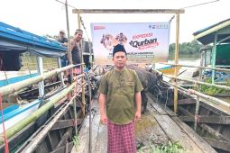 Tim relawan BMH arungi arus deras Pedalaman Mahakam Ulu untuk berkurban Idul Adha