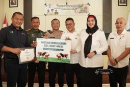 Bupati Bangka Selatan terima 75 hewan kurban PT Timah