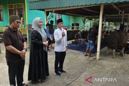 DPRD Murung Raya salurkan daging kurban ke masyarakat