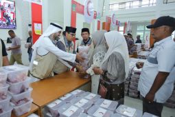 UIN Ar-Raniry salurkan 2.300 paket daging kurban