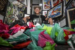 Sebuah seni dari limbah plastik, aksi jitu rawat bumi