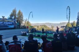 22 pejabat dikukuhkan sebagai warga kehormatan sesepuh Tengger