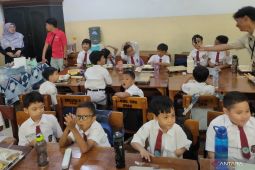 Four private schools in W Jakarta to pilot free education: official