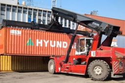 Operasional pelayanan di Pelabuhan Boom Baru Palembang tetap lancar pasca insiden Reach Stacker terbakar