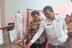 Mempertahankan batik khas Batang