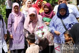 Bunda PAUD Madina kunjungi dua PAUD binaan