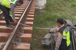 Minibus tertabrak kereta api di Deli Serdang tewaskan dua orang