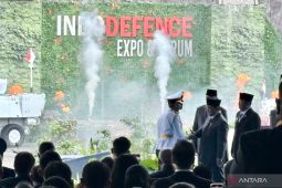 Prabowo membuka pameran alutsista Indo Defence di Jiexpo Kemayoran