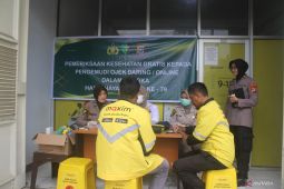 Polda Sultra gelar periksa kesehatan gratis bagi ojol di Kendari