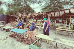 Angin kencang robohkan lapak berjualan warga di Pulau Simeulue