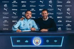 Manchester City resmi datangkan Rayan Cherki dari Lyon