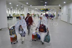 Jamaah haji kloter 1 Padang tiba di Bandara International Minangkabau
