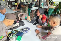 Polresta Ambon beri pelayanan kesehatan gratis pada tukang ojek pangkalan