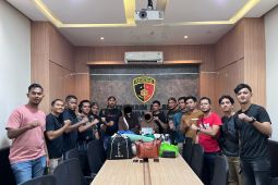 Polisi tangkap dua wanita diduga gelapkan emas lewat transferan palsu