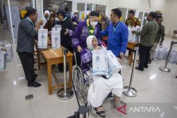 Kedatangan jamaah haji kloter pertama debarkasi Kertajati