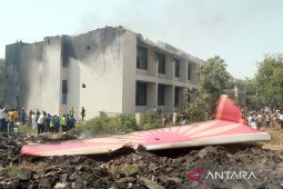 Diperkirakan lebih dari 290 tewas dalam kecelakaan pesawat di India